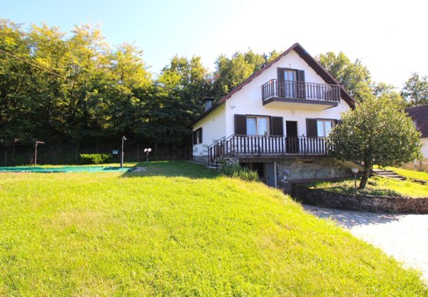 casa indipendente in vendita ad Ovada