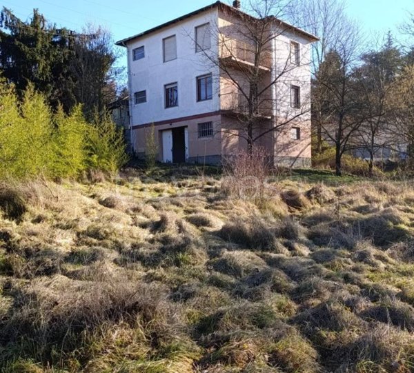 casa indipendente in vendita ad Ovada