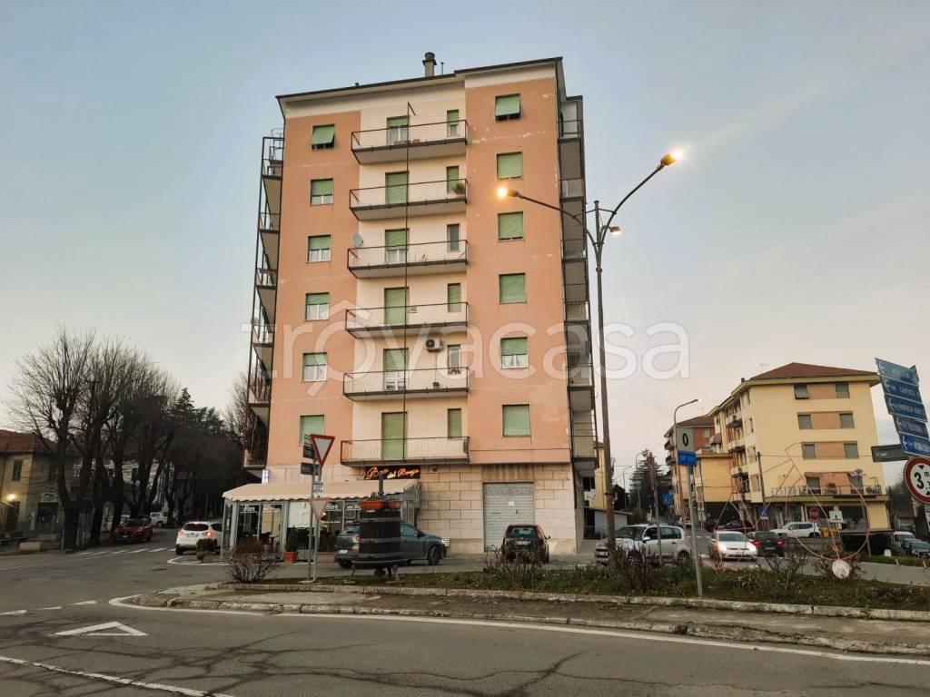 locale commerciale in vendita ad Ovada