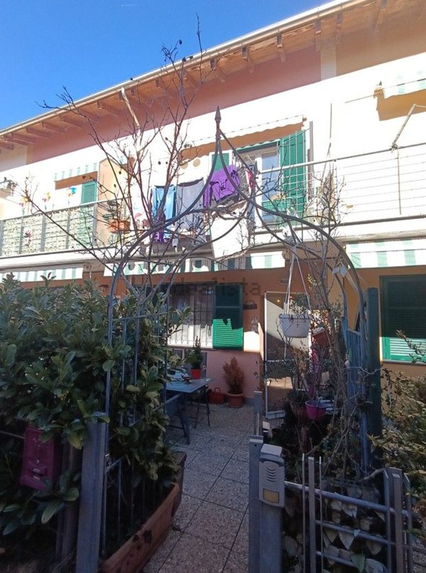 casa indipendente in vendita ad Ovada