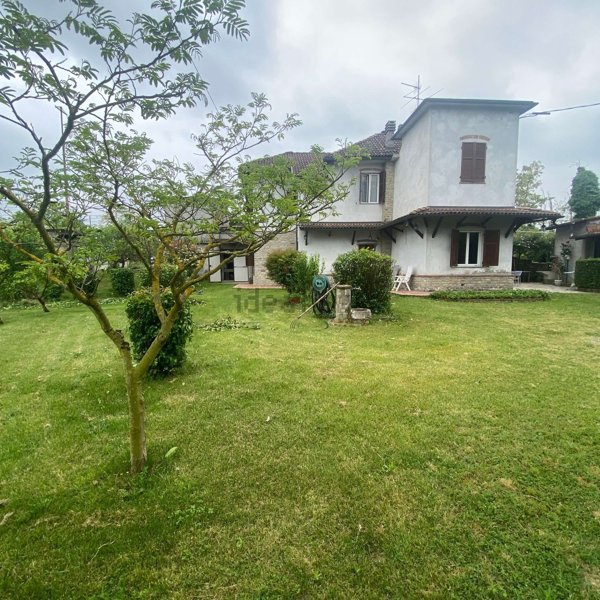 casa indipendente in vendita ad Ovada