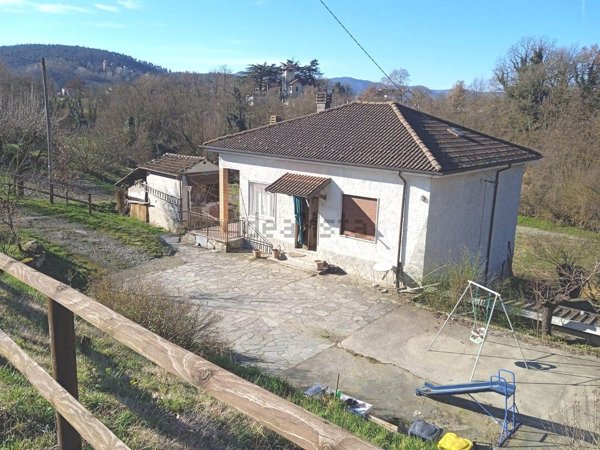 casa indipendente in vendita ad Ovada