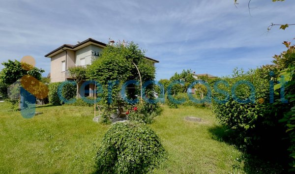casa indipendente in vendita ad Ovada