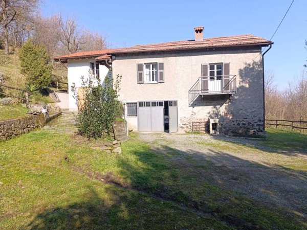 casa indipendente in vendita ad Ovada