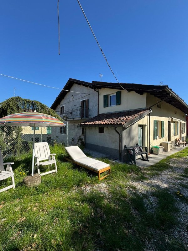 casa indipendente in vendita ad Ovada