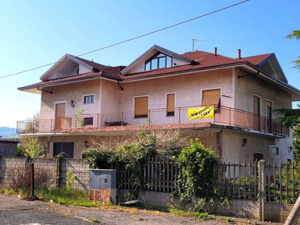 casa indipendente in vendita ad Ovada