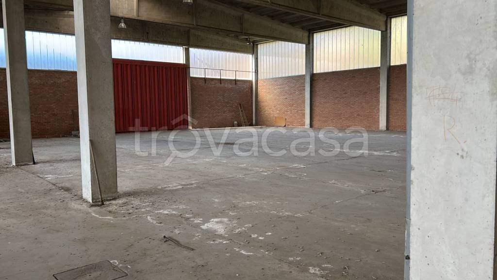 locale commerciale in vendita ad Ovada