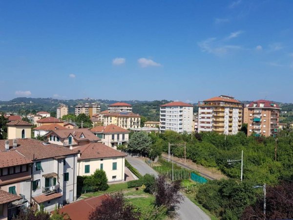 appartamento in vendita ad Ovada in zona Costa