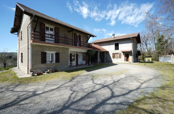 casa indipendente in vendita ad Ovada