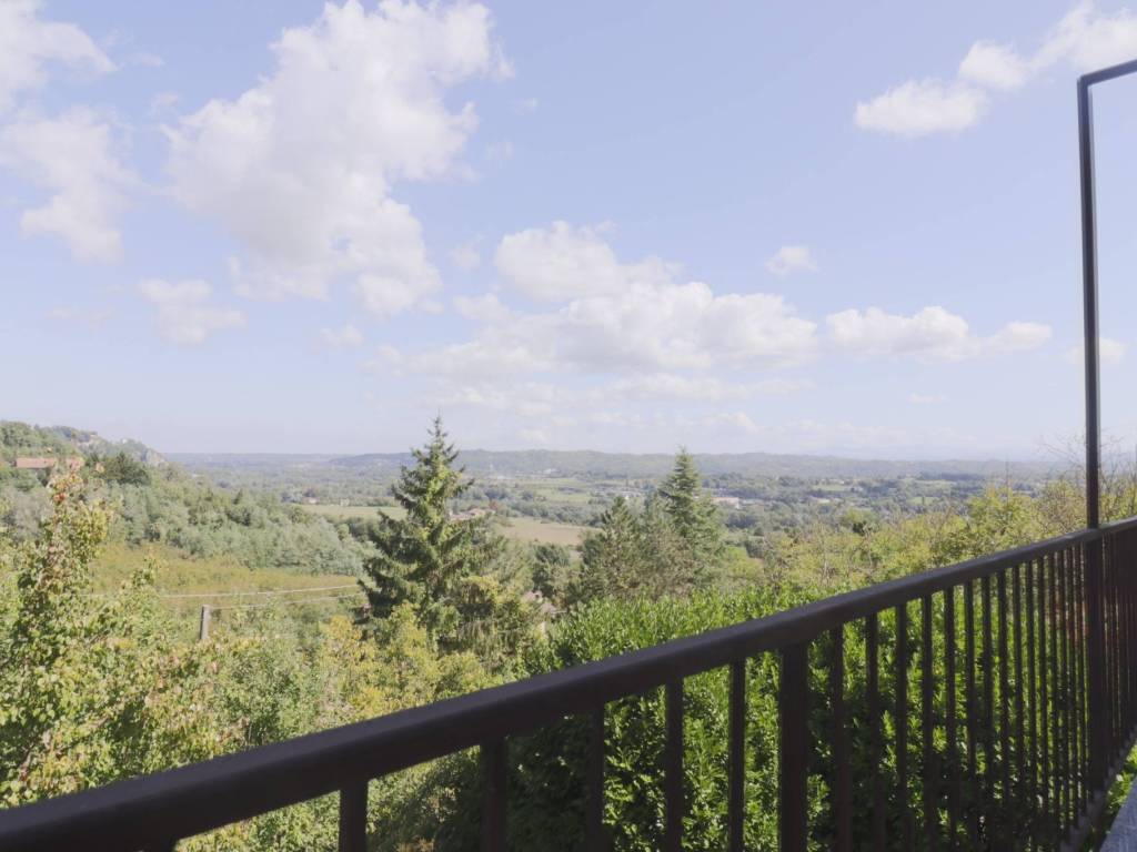 casa indipendente in vendita ad Ovada