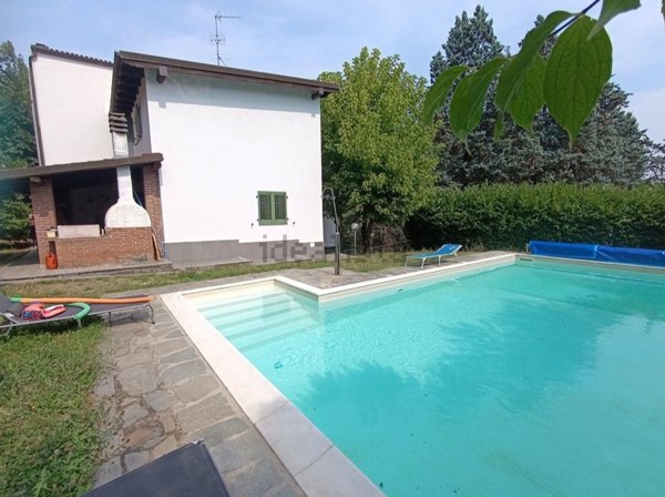 casa indipendente in vendita ad Ovada