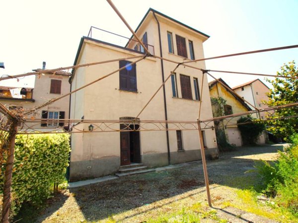 casa indipendente in vendita ad Ovada