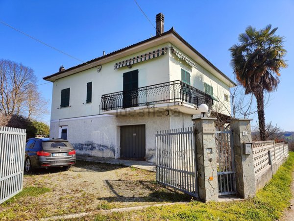 casa indipendente in vendita ad Ovada