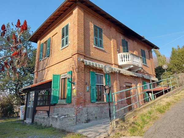 casa indipendente in vendita ad Ovada