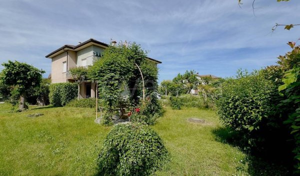 casa indipendente in vendita ad Ovada