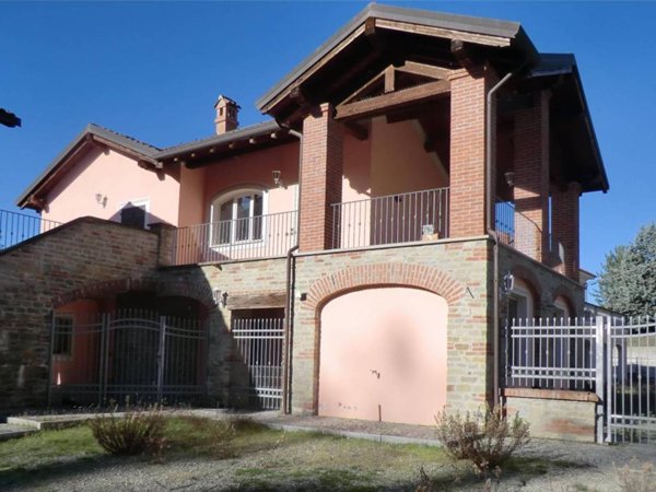 casa indipendente in vendita ad Ovada