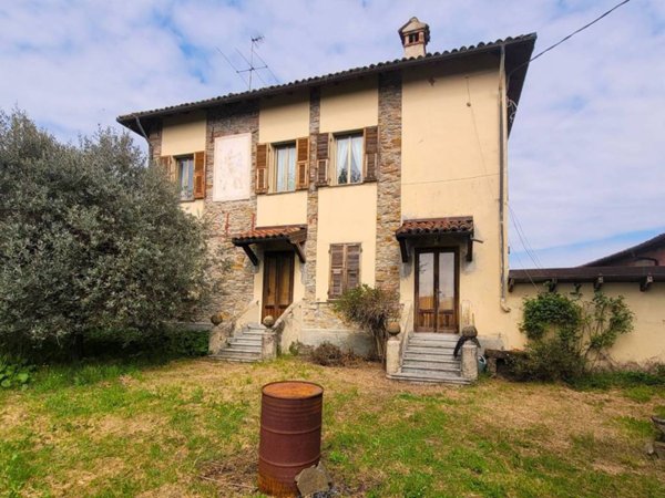 casa indipendente in vendita ad Ovada