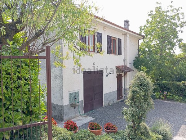 casa indipendente in vendita ad Ovada in zona San Lorenzo