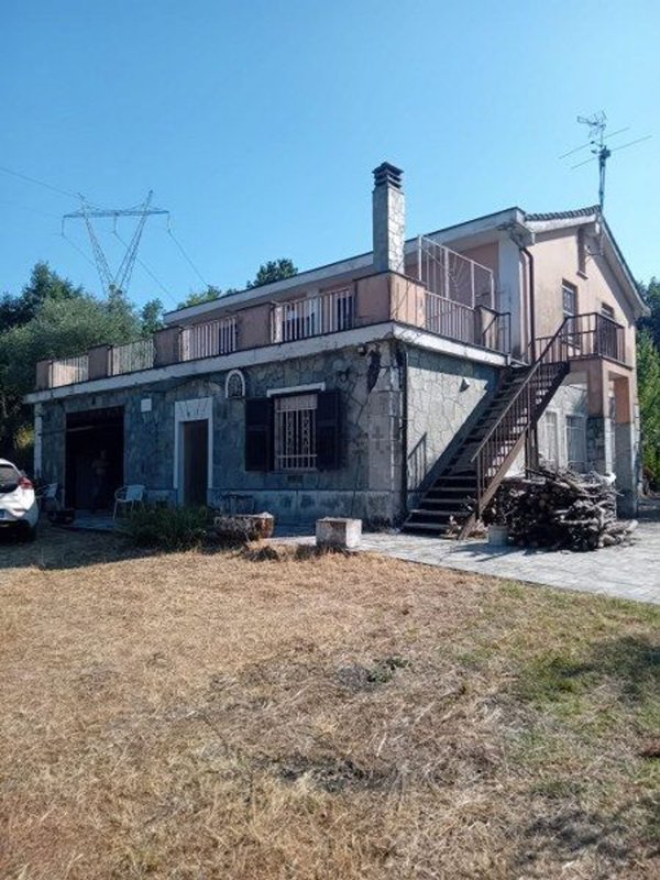 casa indipendente in vendita ad Ovada