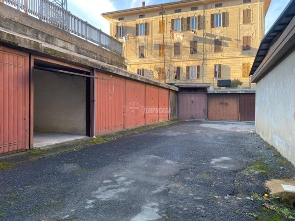 box auto in vendita ad Ovada