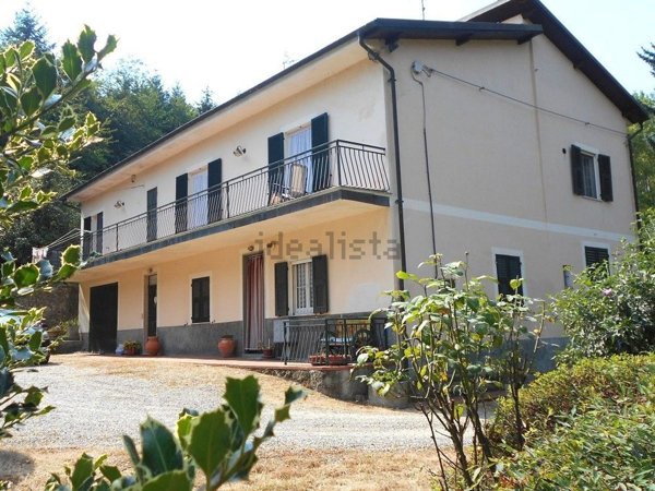 casa indipendente in vendita ad Ovada in zona Costa