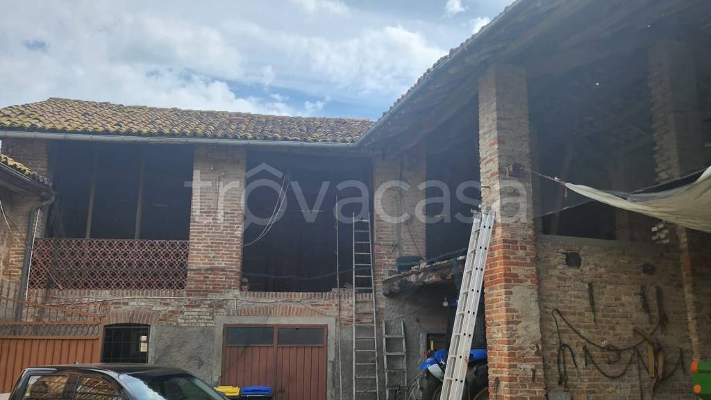 casa indipendente in vendita ad Oviglio