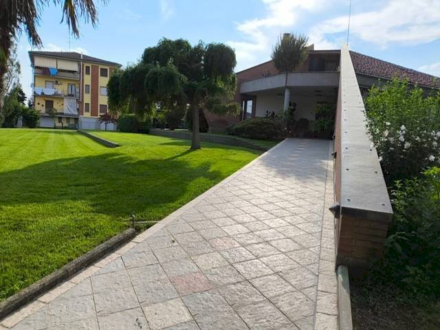 casa indipendente in vendita ad Oviglio