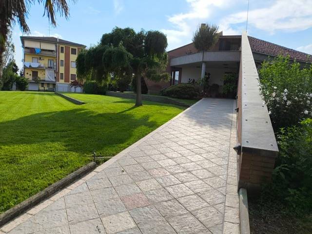 casa indipendente in vendita ad Oviglio