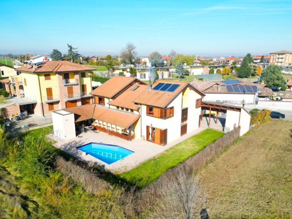 casa indipendente in vendita ad Oviglio