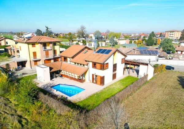 casa indipendente in vendita ad Oviglio