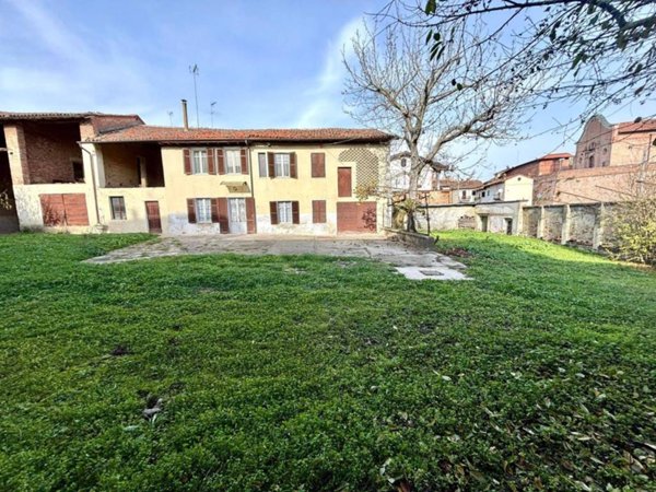 casa indipendente in vendita ad Oviglio
