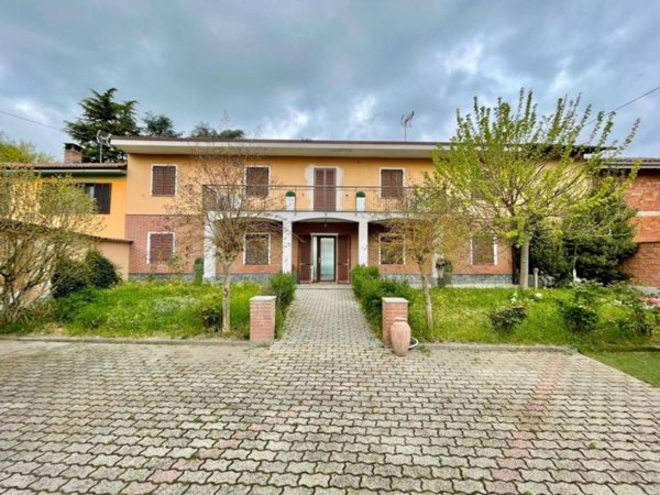 casa indipendente in vendita ad Oviglio