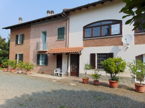 casa indipendente in vendita ad Oviglio