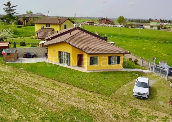 casa indipendente in vendita ad Oviglio