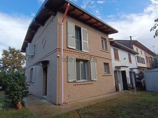 casa indipendente in vendita ad Oviglio