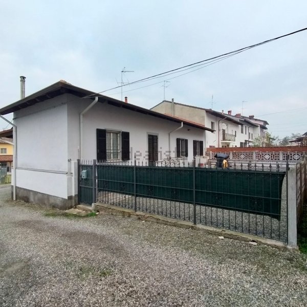 casa indipendente in vendita ad Oviglio