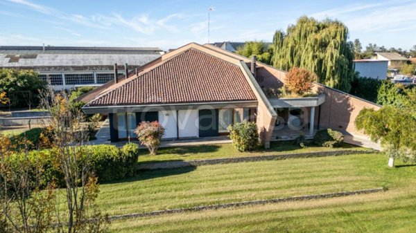 casa indipendente in vendita ad Oviglio