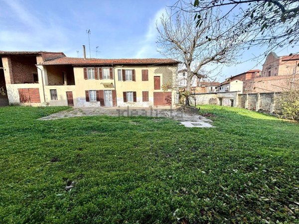 casa indipendente in vendita ad Oviglio
