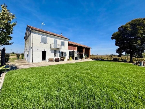 casa indipendente in vendita ad Oviglio