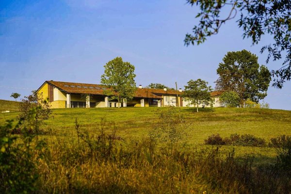 casale in vendita ad Ozzano Monferrato