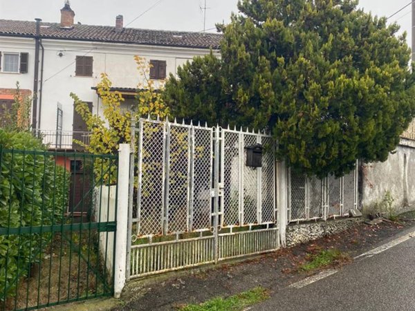 casa semindipendente in vendita a Paderna