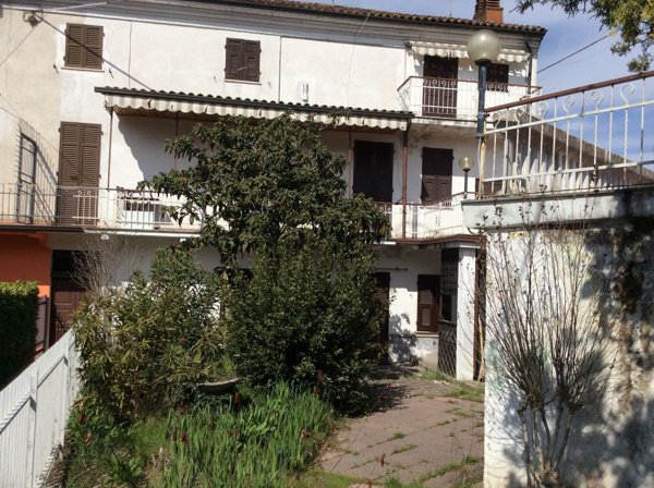 casa indipendente in vendita a Paderna