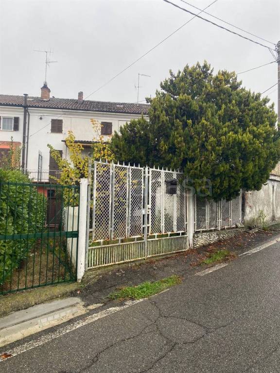 casa indipendente in vendita a Paderna