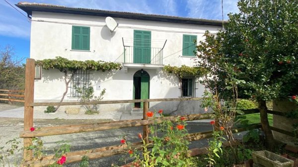casa indipendente in vendita a Pareto in zona Miogliola