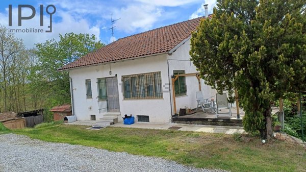 casa indipendente in vendita a Pareto