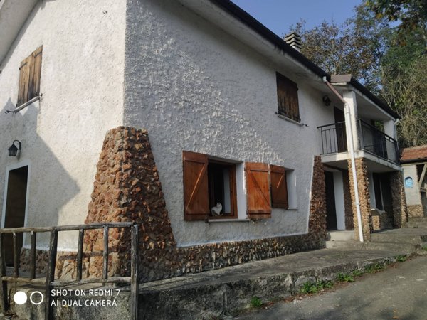 casa indipendente in vendita a Pareto