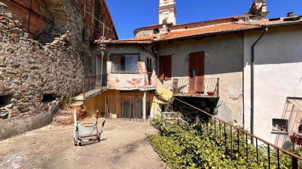 casa indipendente in vendita a Pareto