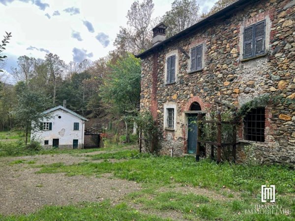 casa indipendente in vendita a Pareto