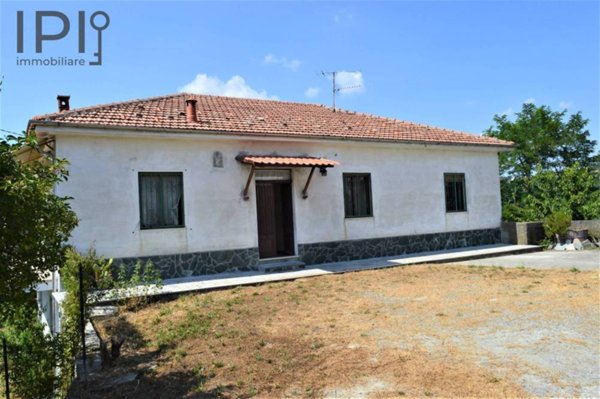 casa indipendente in vendita a Pareto