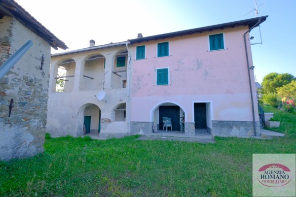 casa indipendente in vendita a Pareto